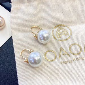 COPY - OAOA Pearl Drop Earrings - White
